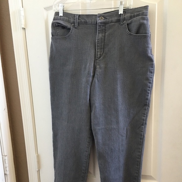 FINAL MARKDOWN Gloria Vanderbilt Amanda Jeans 14 short - Picture 1 of 6